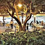 メトロポール ホテル 4*