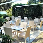 فندق متروبول 4*