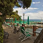 Metropole Hotel 4*