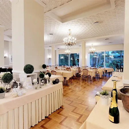 Metropole Hotel 4*