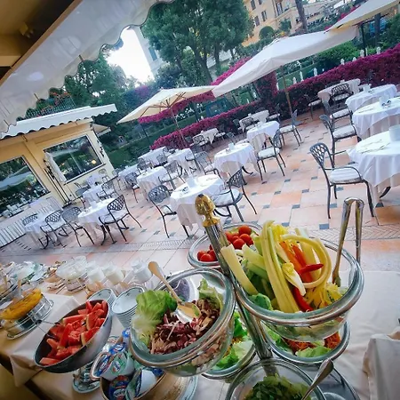 Ξενοδοχείο Metropole 4*