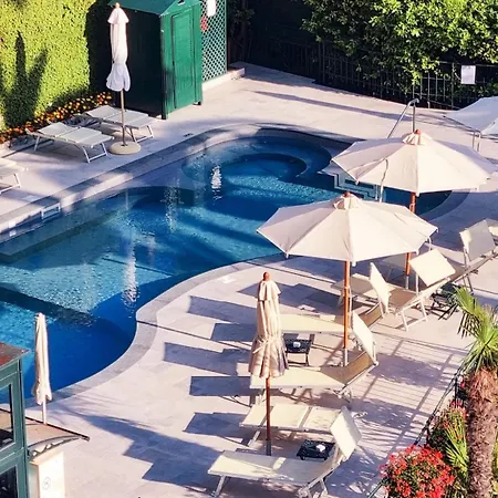 Metropole Hotel 4*