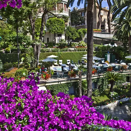 Metropole Ξενοδοχείο 4*