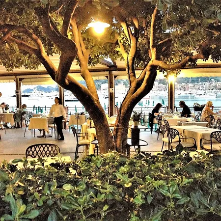 Metropole Hotel 4*