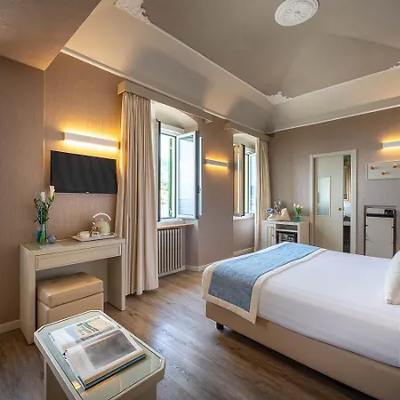 Metropole Ξενοδοχείο 4*