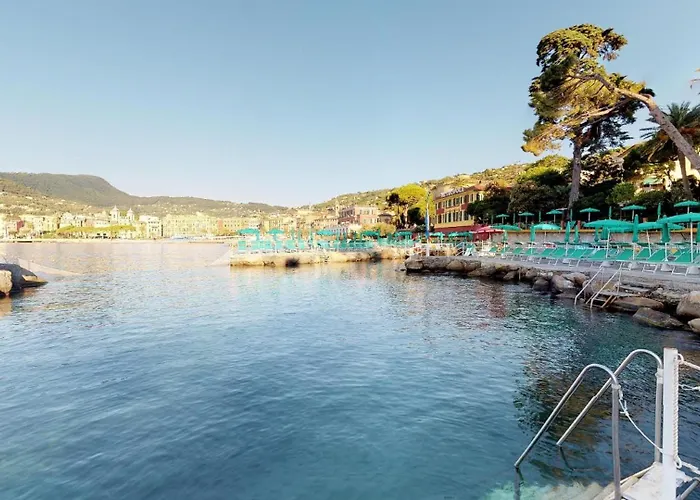 Ξενοδοχείο Metropole 4*