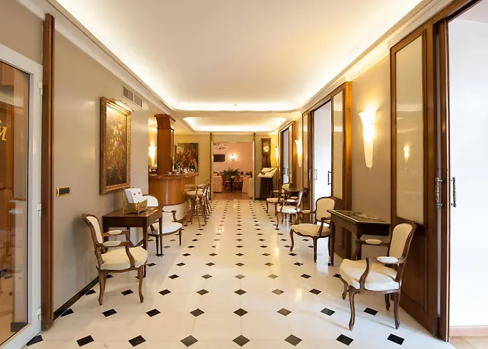 Metropole Ξενοδοχείο 4*