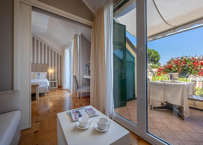 Metropole Ξενοδοχείο 4*